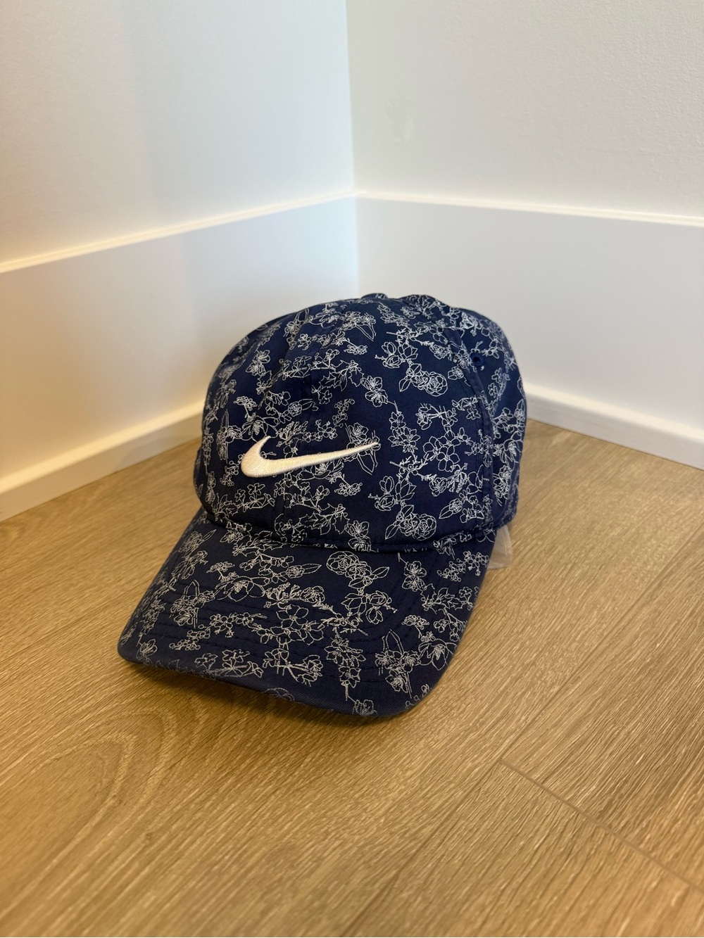 Nike AeroBill Classic99 Golf Hat Navy Floral 2021 Masters Brooks Koepka Rare